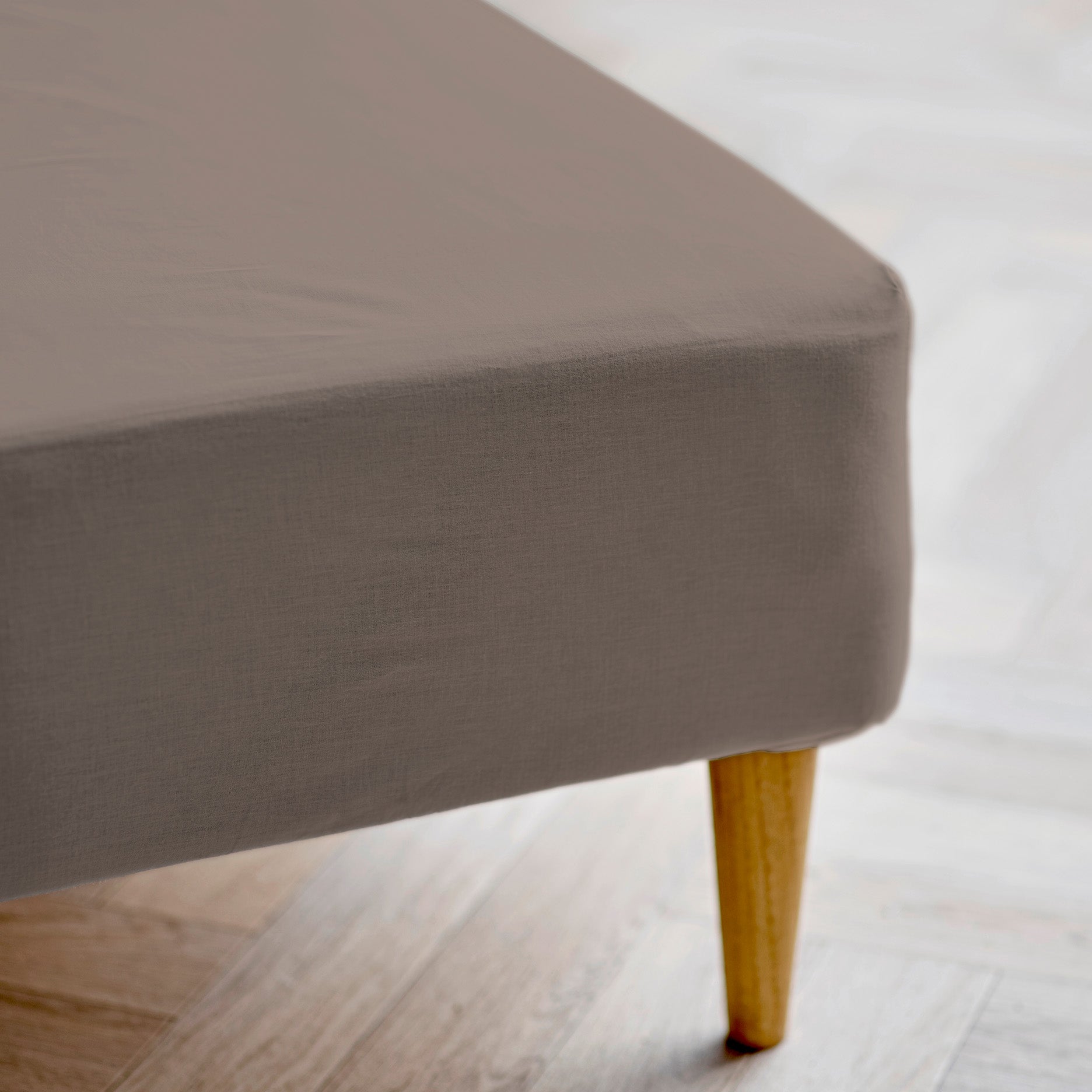 Calm boxlagen 180x200x30 cm taupe